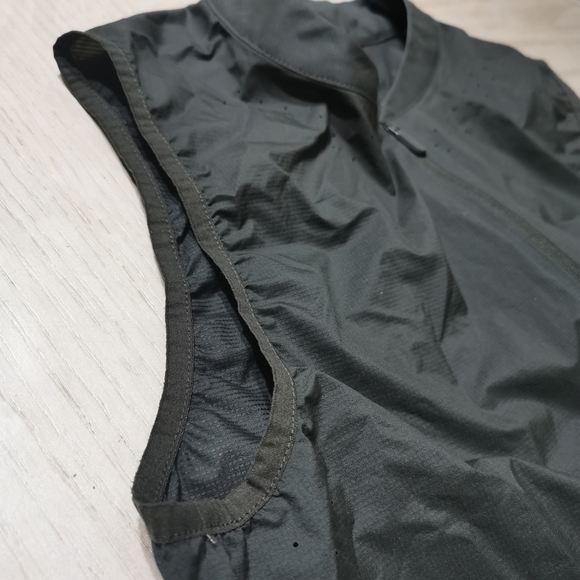 Lululemon Like The Wind Vest - Picture 9 of 16